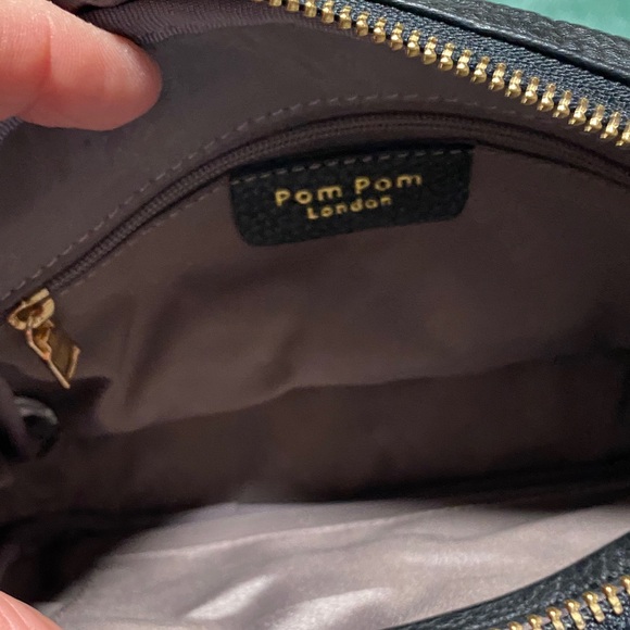 Pom Pom London Elegant Black Crossbody Bag - Picture 7 of 13